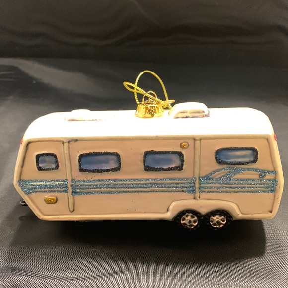 🎄Bronner’s Glass Travel Trailer Christmas Holiday Ornament - Picture 2 of 15
